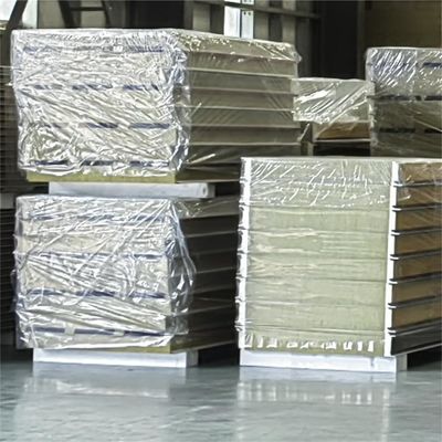 Vorgefertigtes Stahlhallengebäude mit EPS-Isolierung und Schiebetüren