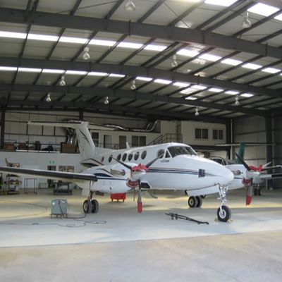 Multifunktionale Flugzeughangargebäude ODM Fertigbauten aus Metall Bürogebäude