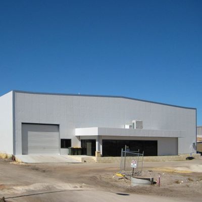 Multifunktionale Flugzeughangargebäude ODM Fertigbauten aus Metall Bürogebäude