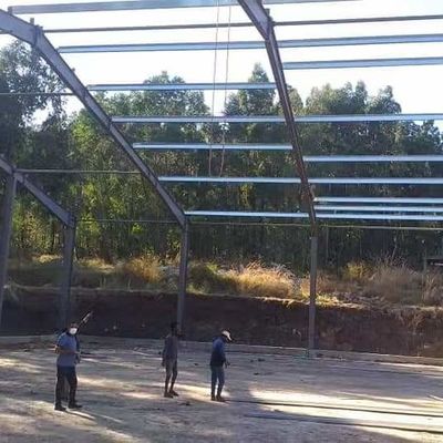 Auf Wunsch angefertigte Baukörper, vorgefertigte Stahlkonstruktion, Lager mit feuerfestem Panel