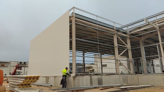 Stahlkonstruktion auf Maßstab Lagerhaus Industriefertigbauten Metall