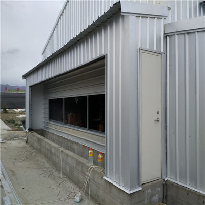 Automatisches Fütterungssystem für Broiler mit elektrostatischem Sprühen